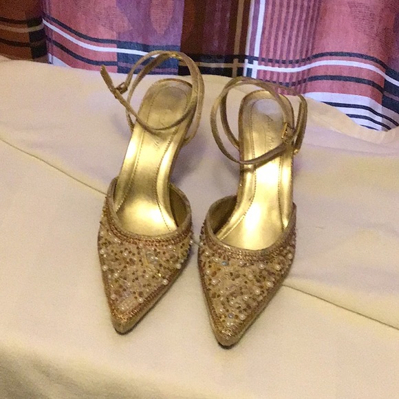 Shoes - Picture 2 of 6